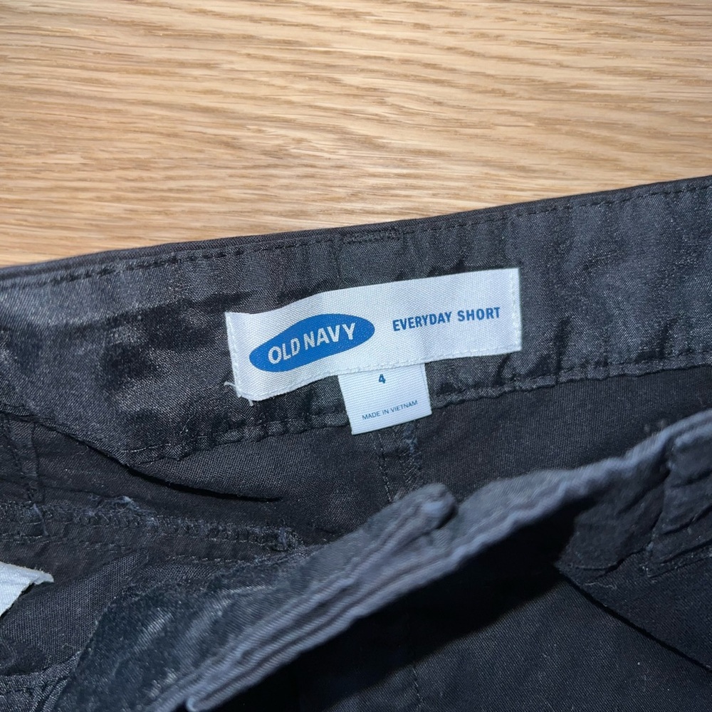 Old Navy Everyday Shorts - Picture 4 of 4